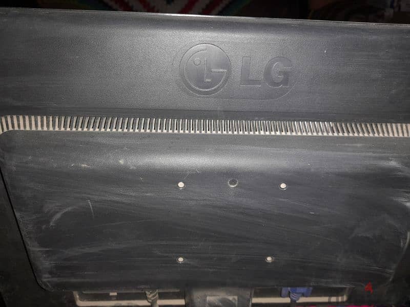 شاشه LCD ماركه LG للبيع 7