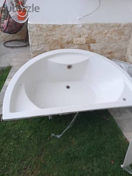 large bath tub ideal standard 3
