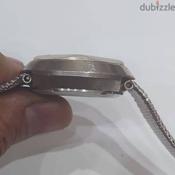 ساعات 4