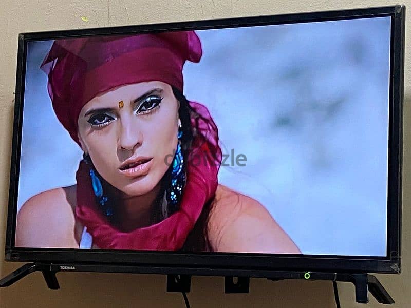 توشيبا 32بوصه Full HD-LED 1080عاديه مش اسمارت جديده حرفيا بلاصق الفريم 4