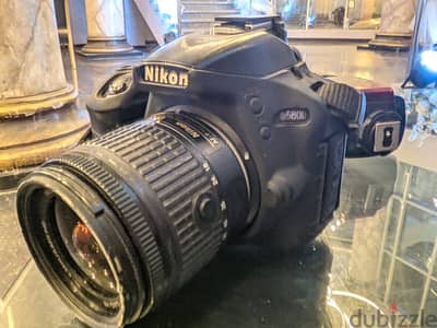 Nikon d5600 حالة نضيفة جداً اول ايد