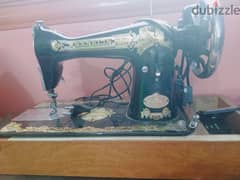 ماكينة خياطة بحالة ممتازة هندي