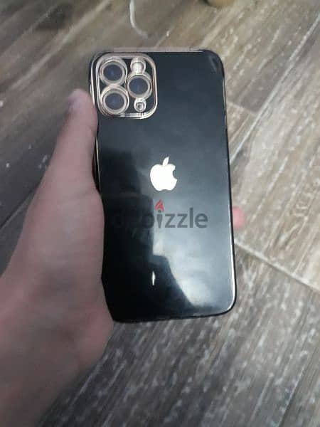 للبيع iPhone 11 pro بطاريه %77  gold 256 gb 4