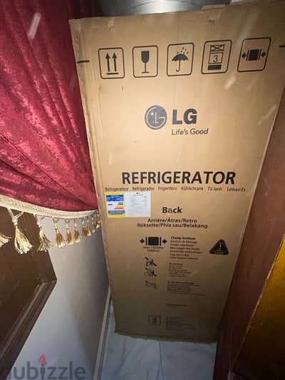 ثلاجه lG  جديده لم تفتح بالكرتونه