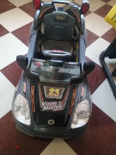 عربيه أطفال بالريموت مستعمله