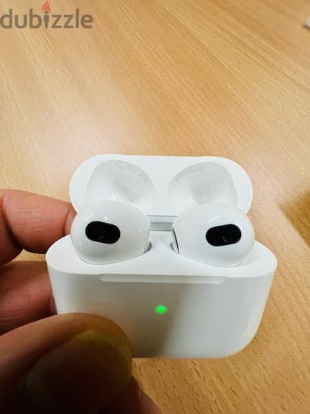 للبيــع   " AirPods 3 - ايربودز ٣ " 2