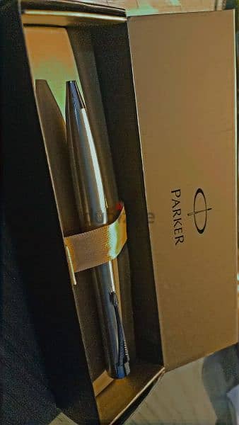 parker urban chrome trim ballpointقلم باركر اصلى جديد بالعلبه