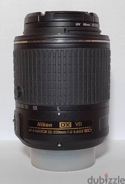 عدسة نيكون 55-200