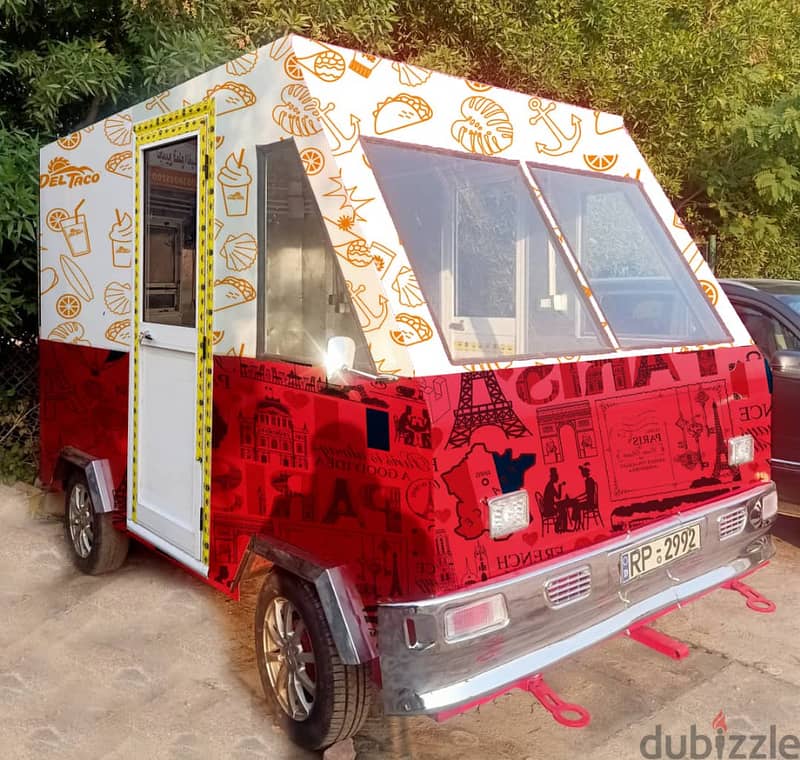 عربة طعام Food truck  مجهزة بكامل معدات الطعام والقهوة 2