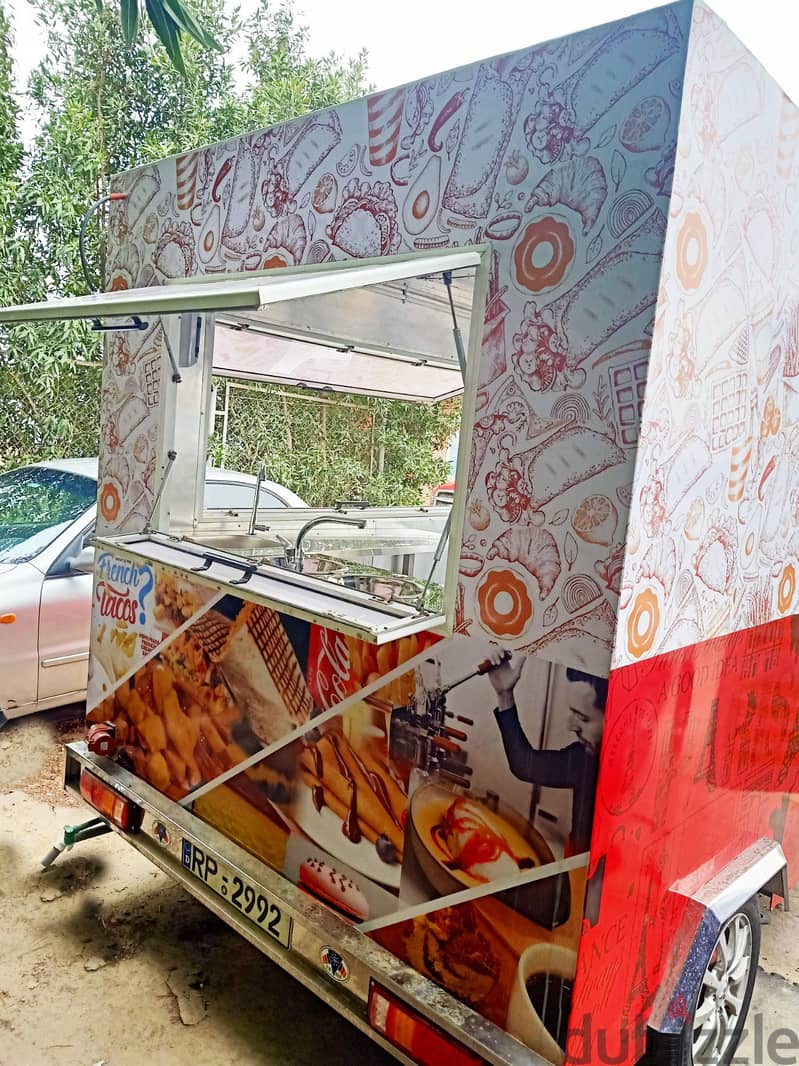 عربة طعام Food truck  مجهزة بكامل معدات الطعام والقهوة 4
