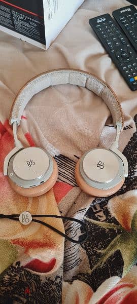 Bang & Olufsen Beoplay H9 3rd Gen Wireless Bluetooth Over-Headphones