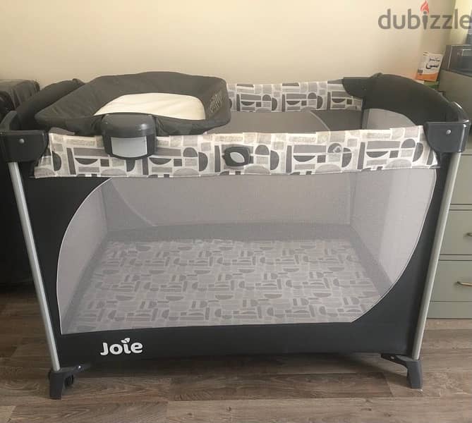 joie travel baby bed 2