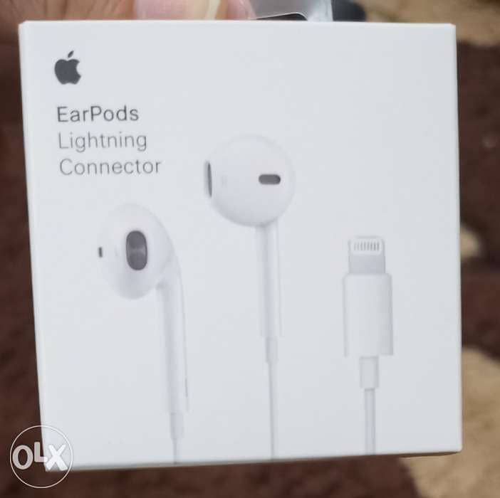 سماعة Apple Earbuds أصلية جديدة العلبة متبرشمة موجود علبتين 0
