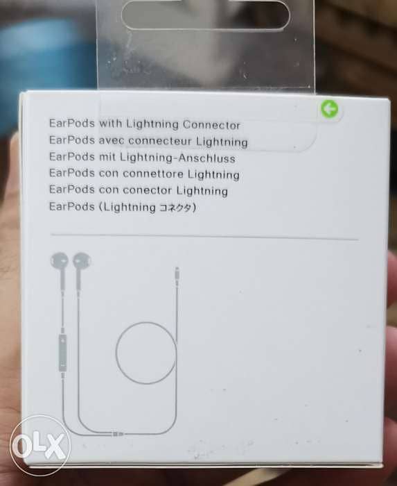 سماعة Apple Earbuds أصلية جديدة العلبة متبرشمة موجود علبتين 2