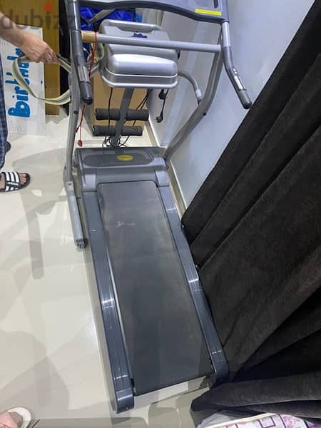 Top Fitness Treadmill - Used in good conditionمشاية 2