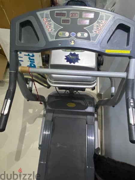 Top Fitness Treadmill - Used in good conditionمشاية 5