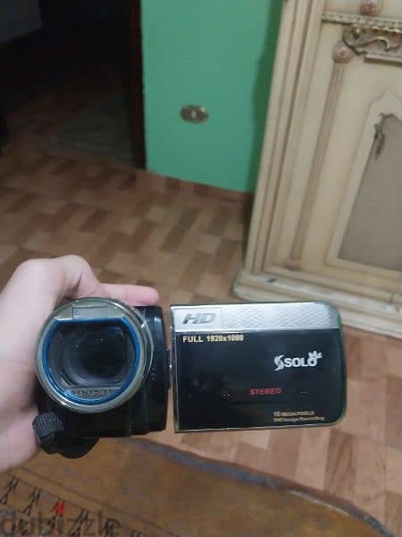 كاميرا للبيع بحالة ممتازة 0