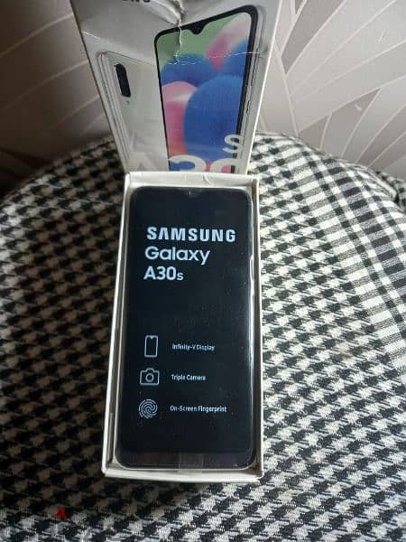 Samsung a30s 64 giga 4 giga ram 0