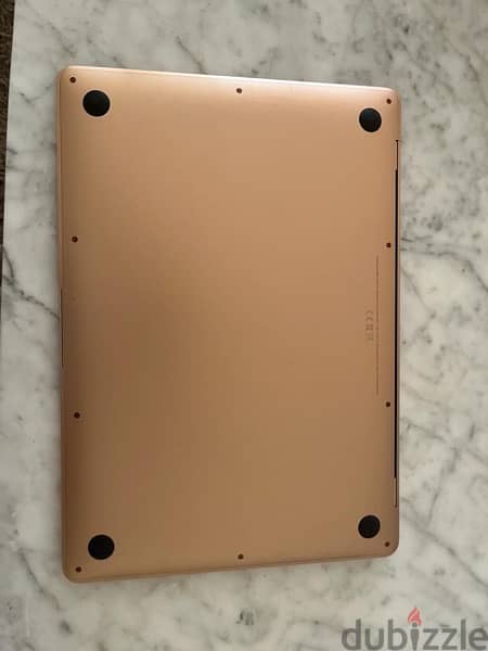 Mac book air 256GB 2020 Gold with Cover 1