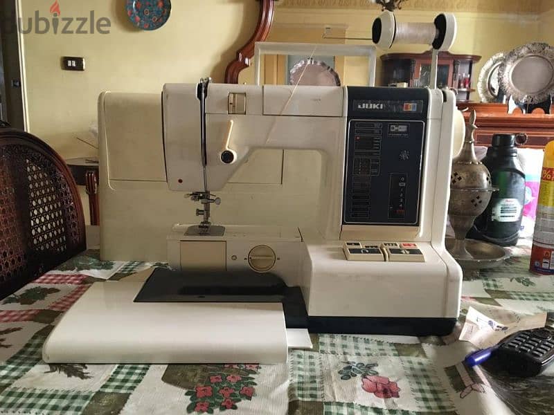 JUKI HZL-550 ELectronic Sewing Machine 1