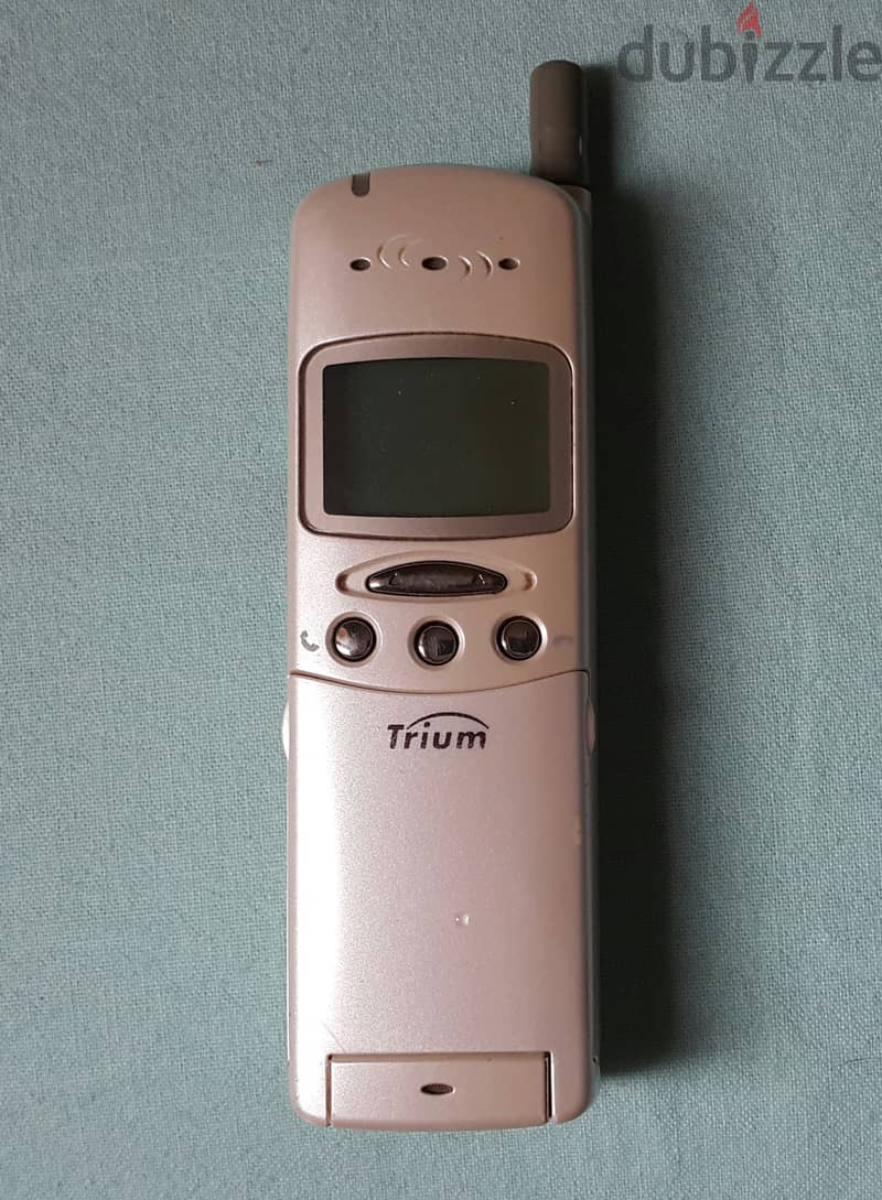 موبايل ترايوم ايريا من ميتسوبيشي إنتاج عام 2000 0