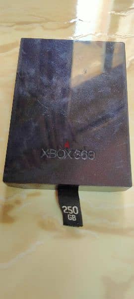 xbox 360 هارد ٢٥٠ جيجا معدل  و دراعين 4
