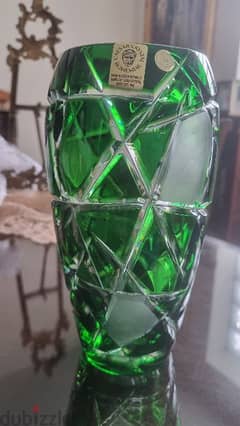 Emerald green bohemian crystal vase.  24cm, فازه كريستال 0