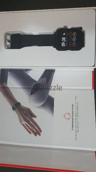 Smart watch + charger + earphone 5