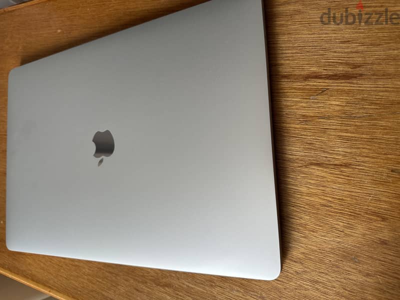 MacBook Pro 16" 2019: in mint conditon, Productivity Powerhouse! 4
