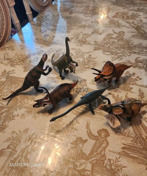 Dinosaur ديناصورات أصليه من هامليز 1