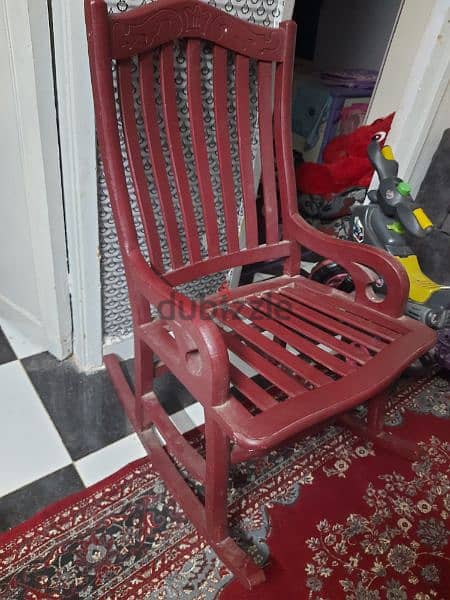 كرسي خشب هزاز لون أحمر 2