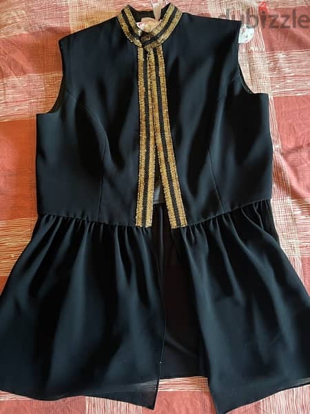 black blouse Nasila fashion designer 1