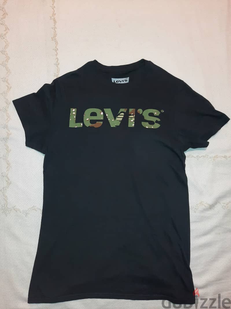 T-shirts size small men  (levi's, american eagle , abercrombie, aero) 0