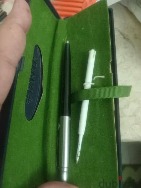قلم باركر اصلي اسود اللون 1