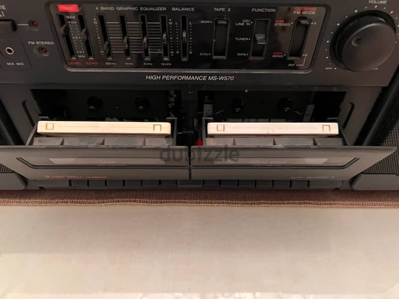 HITACHI Radio cassette AM and FL player and recording 3