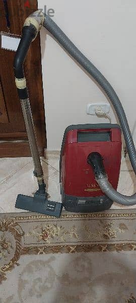 مكنسه كهربائية سوبر بور