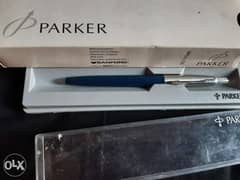 قلم جاف باركر بالعلبة