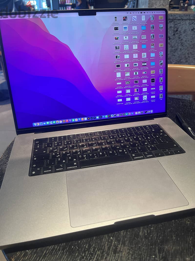 MacBook Pro 16 inch M1 pro 16 GB 512 GB ssd 0