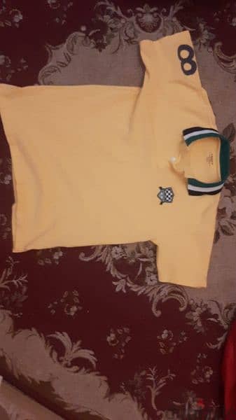 T-shirt polo