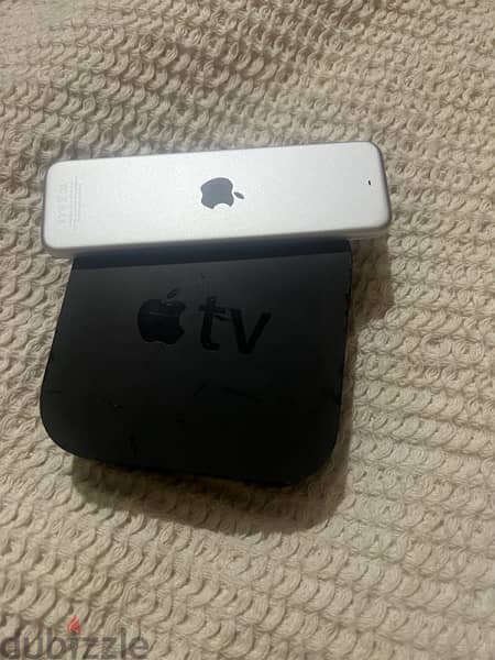 Apple TV 4th 32GB with magic tuch Remote 2