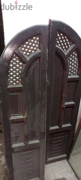 باب مروحه swinging door
