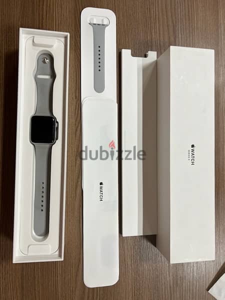 Apple Watch Series 3 42mm Mint Condition 3