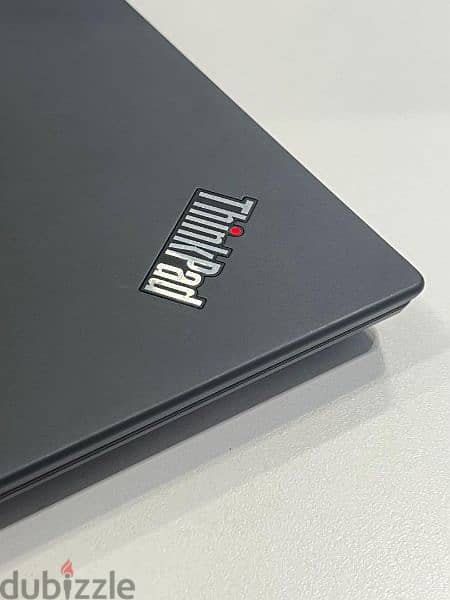 Lenovo thinkpad T14s بالكرتونة وضمان سنة مخصص للمبرمجين و كارت  2 جيجا 2