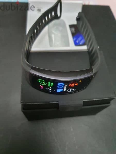 Samsung Gear Fit 2 smart band 1