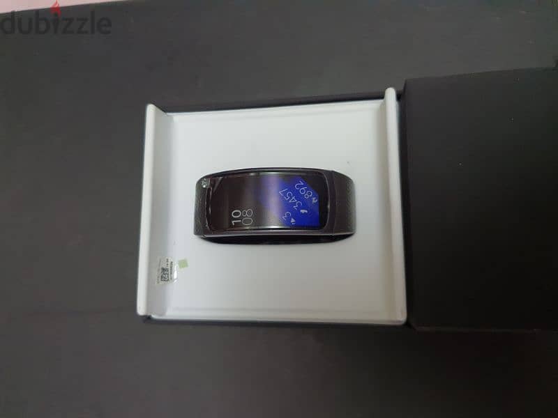 Samsung Gear Fit 2 smart band 4