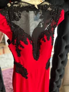 فستان سواريه تركي أحمر مطرز