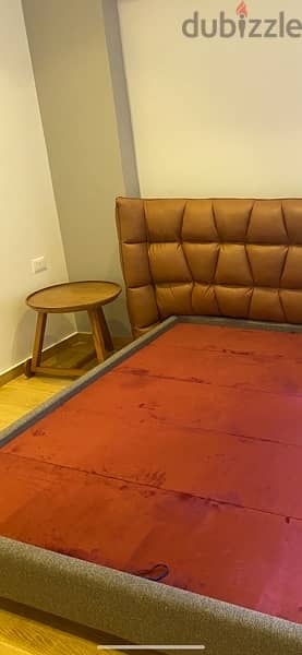 Natural leather bed سرير جلد طبيعي + 2 كومود 3