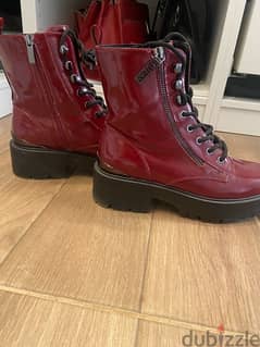 Red on sale guess boots