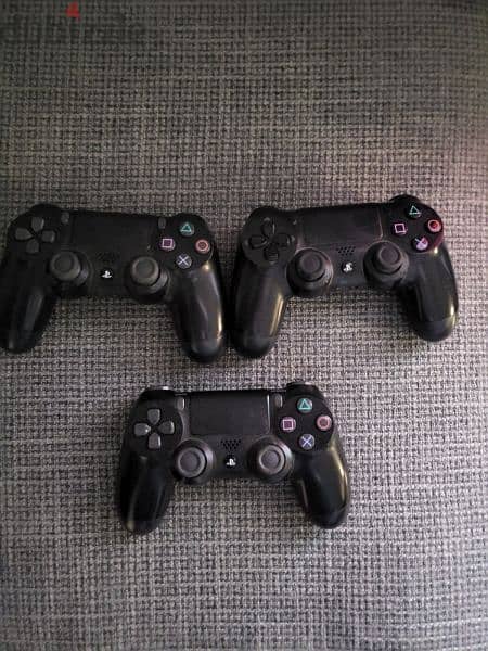 Ps4 Used 1trb + 3 Original Joystics & Original Cable's + 4 Games 0