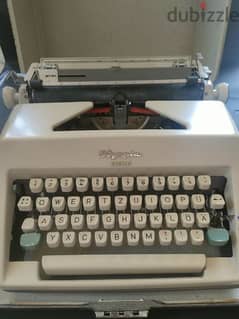 olympia monica typewriter 1966 آلة كاتبة 0